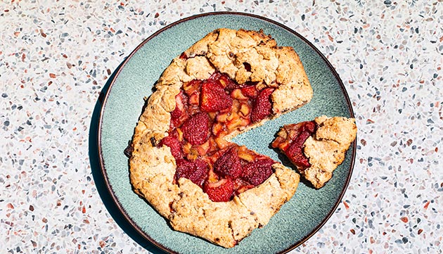 Soul-Satisfying Strawberry Rhubarb Galette Recipe